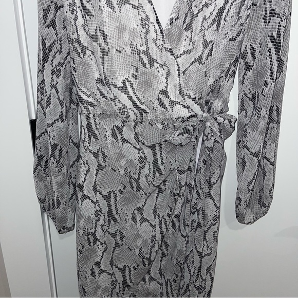 EXPRESS SNAKE SKIN WRAP CHIFFON MIDI DRESS - Picture 2 of 9